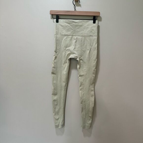 Set Active SculptFlex Seamless Leggings Neutral Toned sz S - Picture 3 of 5